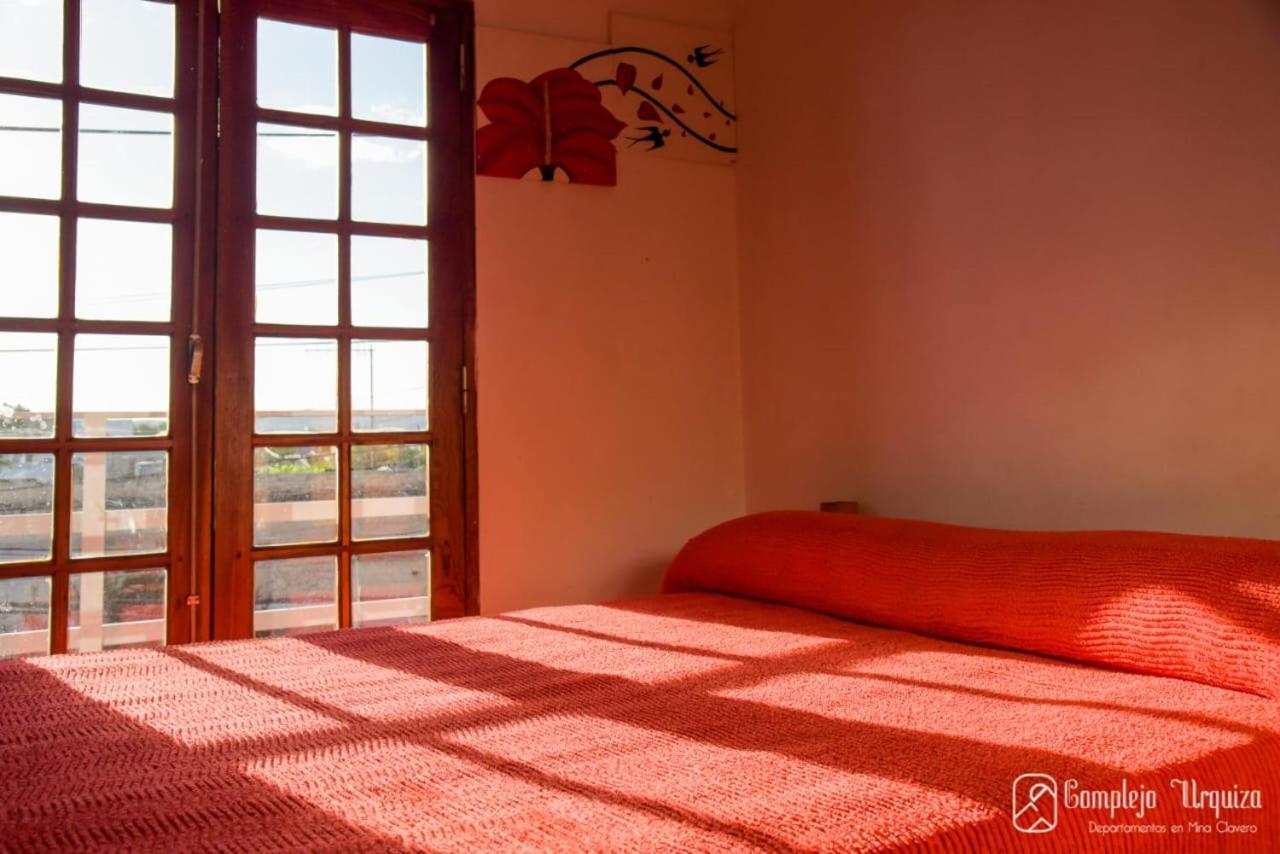 Апартаменти Complejo Urquiza Departamentos Міна-Клаверо Екстер'єр фото