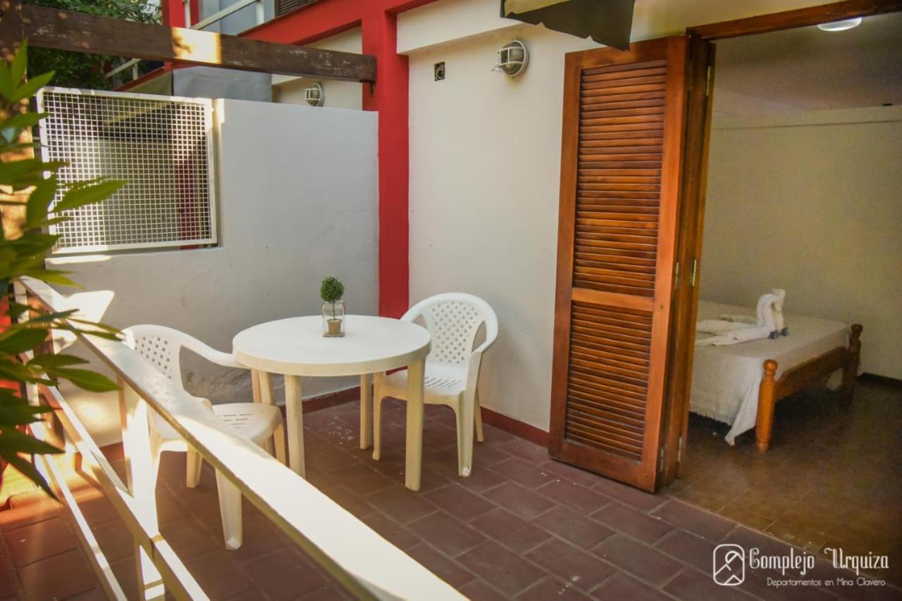 Апартаменти Complejo Urquiza Departamentos Міна-Клаверо Екстер'єр фото