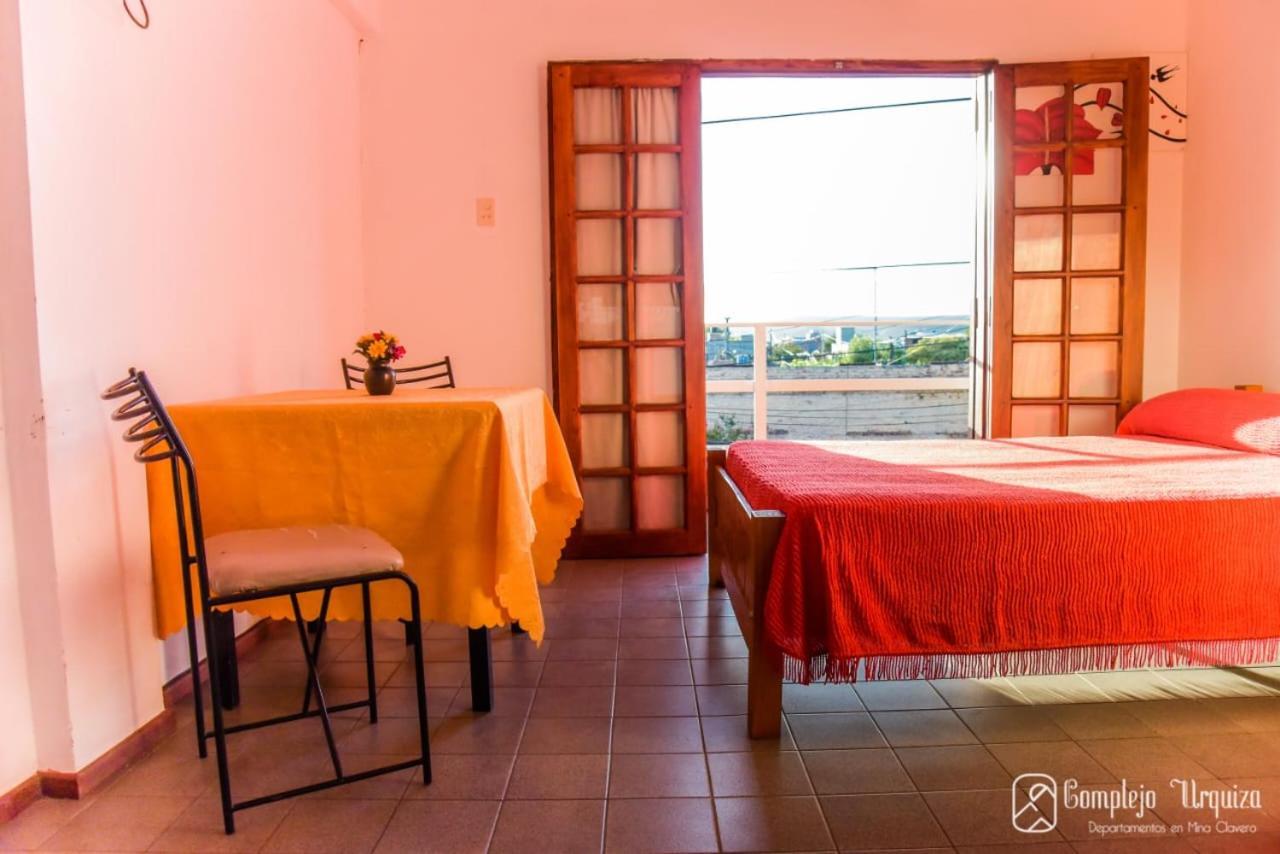 Апартаменти Complejo Urquiza Departamentos Міна-Клаверо Екстер'єр фото