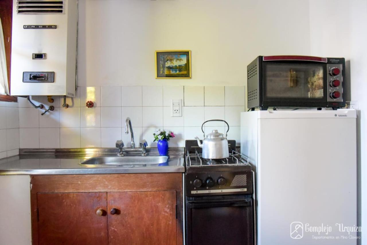 Апартаменти Complejo Urquiza Departamentos Міна-Клаверо Екстер'єр фото